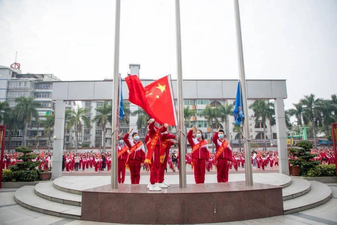 90后冰雕师陈荣欣：北漂返乡的第五年，我用小冰雕接住“尔滨热”