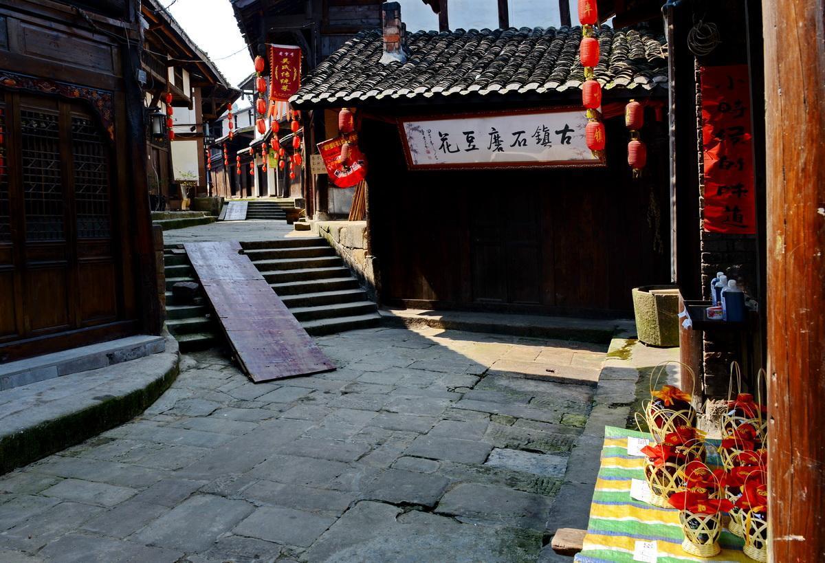 救援旅行男孩